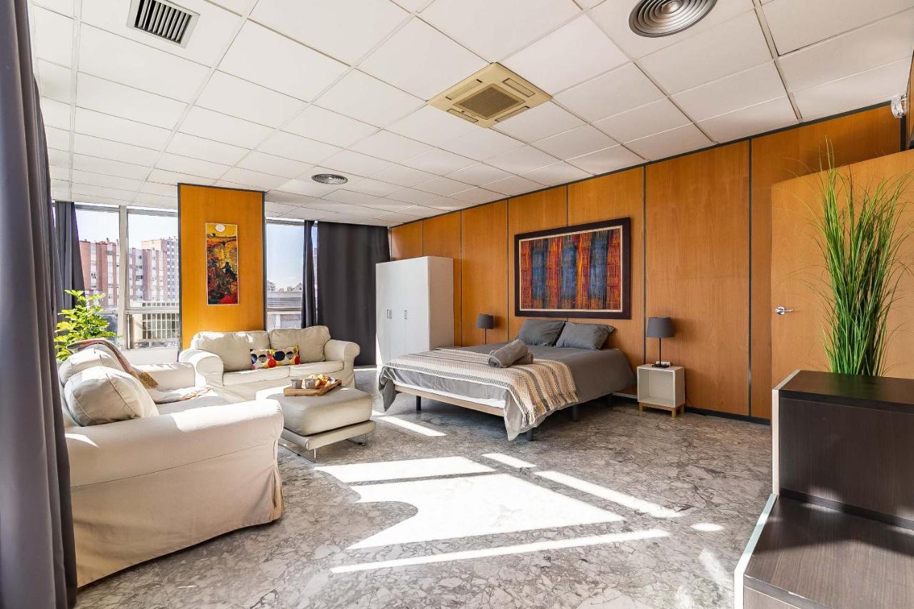 Grand Soho Ofihouse Malaga Apartment Exterior photo