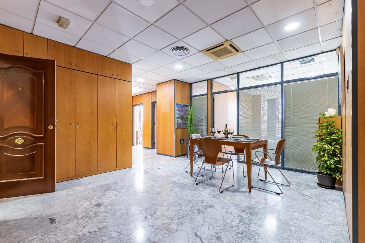 Grand Soho Ofihouse Malaga Apartment Exterior photo