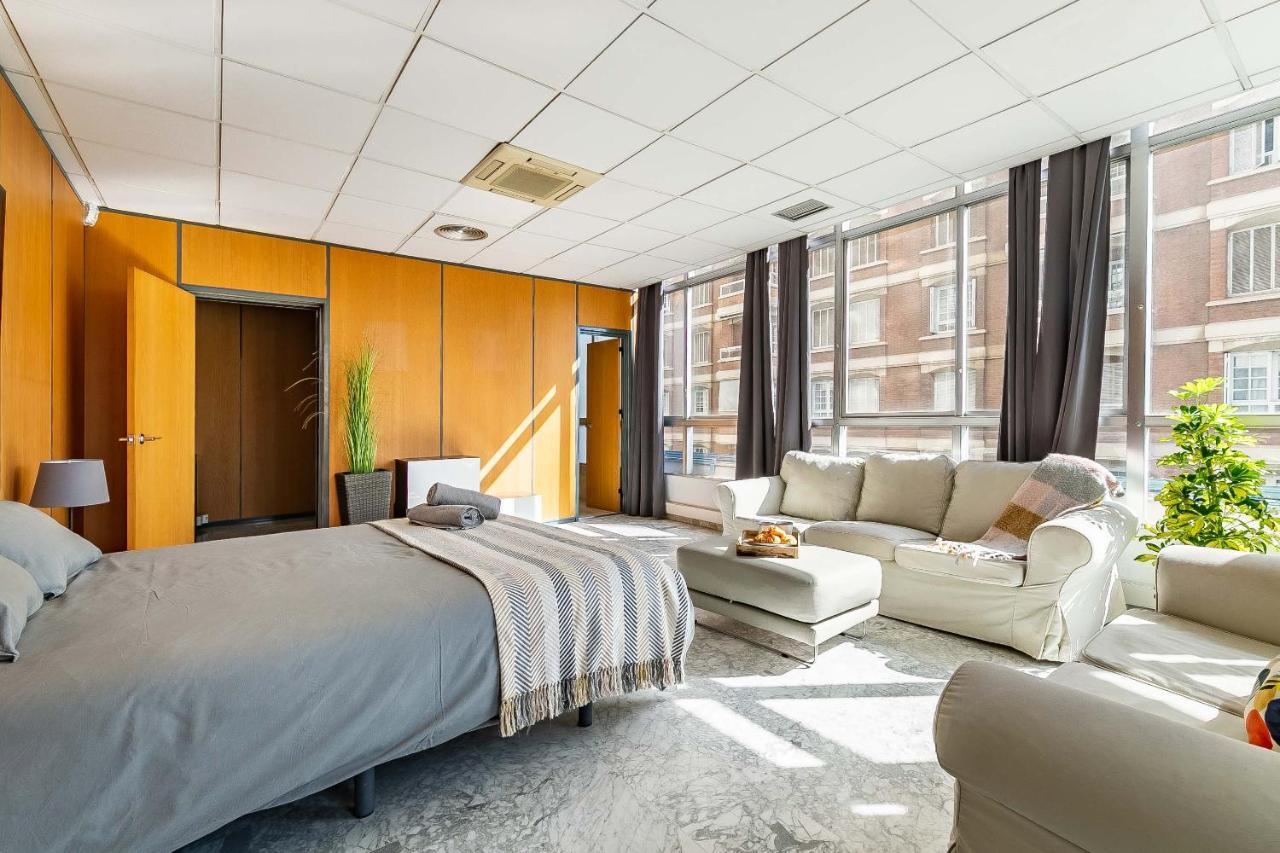 Grand Soho Ofihouse Malaga Apartment Exterior photo