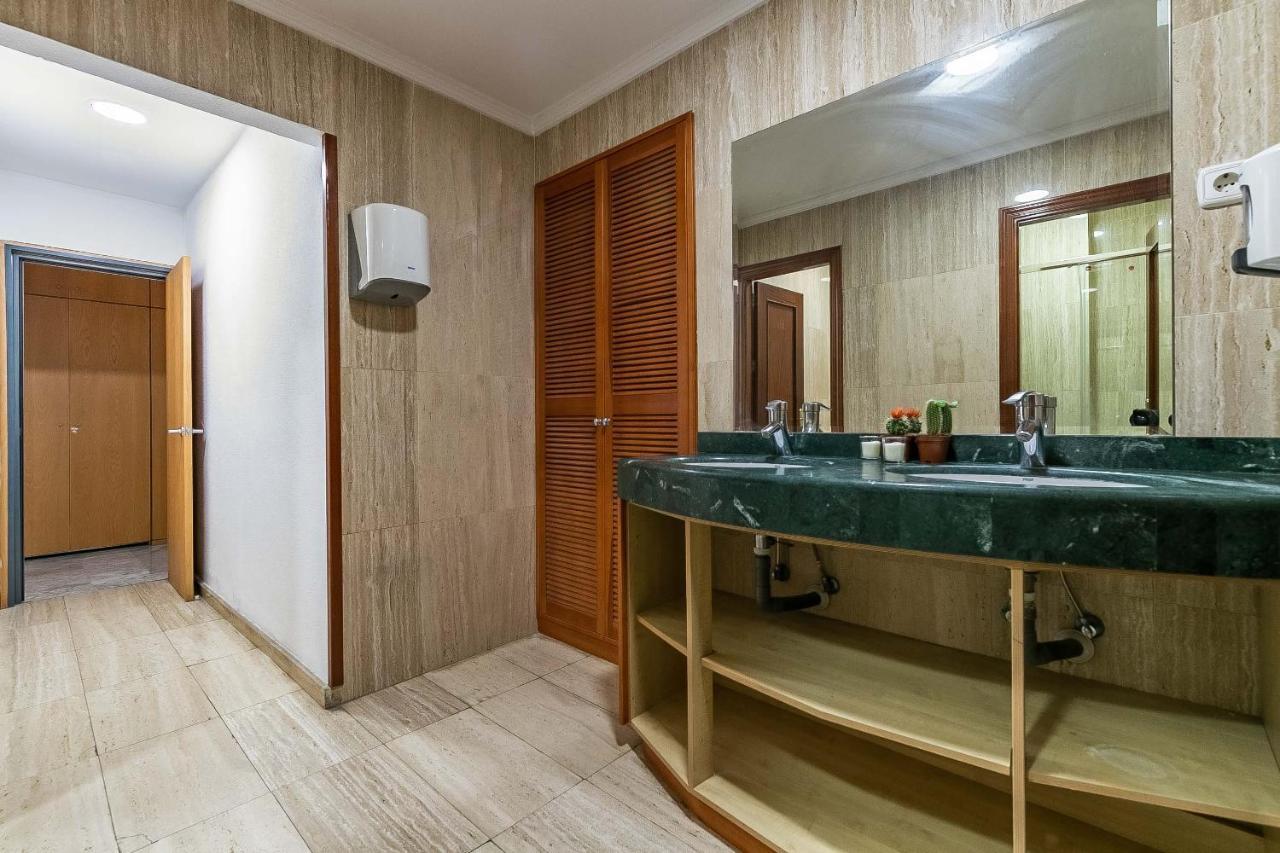 Grand Soho Ofihouse Malaga Apartment Exterior photo