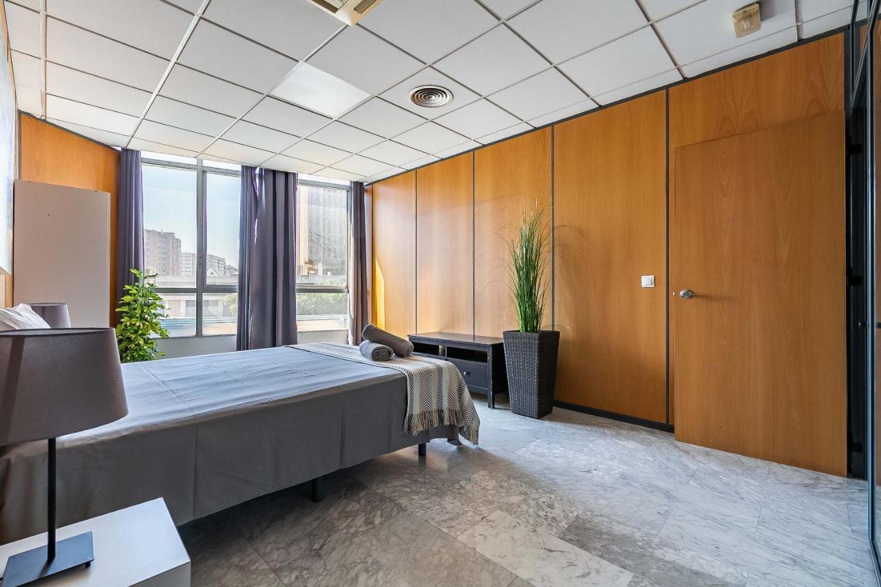 Grand Soho Ofihouse Malaga Apartment Exterior photo